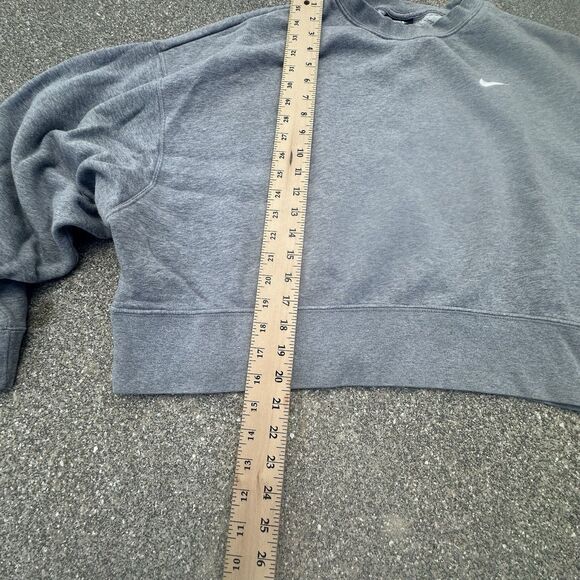 Nike Sportswear Sweatshirt Womens Medium Oversized Relaxed Gray Cropped Crewneck - Picture 3 of 7
